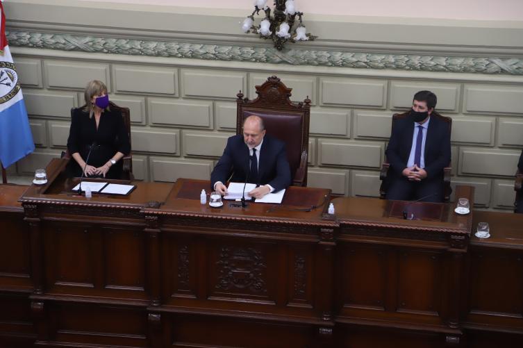 “El Estado debe estar más presente que nunca para garantizar la salud”
