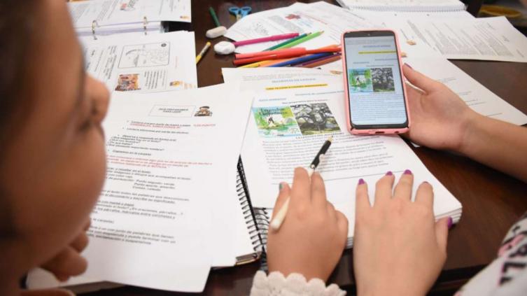 Presentaron los cuadernos educativos 