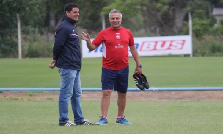 Zuccarelli dio algunos indicios de quien podría ser el DT de Unión