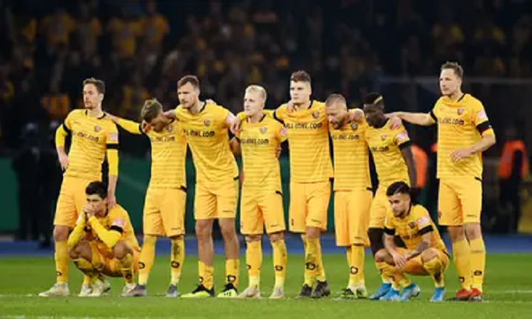 El regreso del fútbol en Alemania: se suspendió un partido por casos positivos de coronavirus