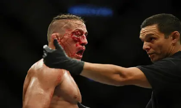 En medio de la pandemia por coronavirus, UFC volvió en una noche cargada de sangre