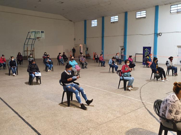 La provincia continúa con los operativos de entrega de la Tarjeta Alimentar