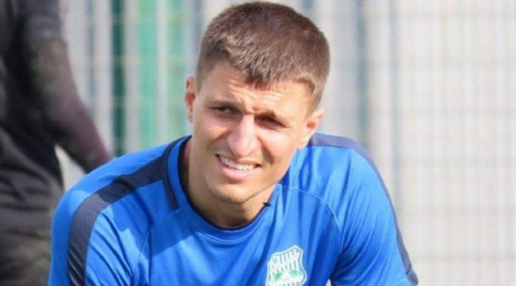Horror en Turquía: un futbolista asesinó a su hijo de cinco años con síntomas de coronavirus