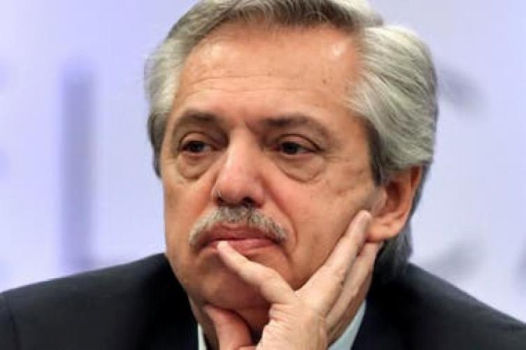 Alberto lanzó un plan de viviendas para barrios vulnerables