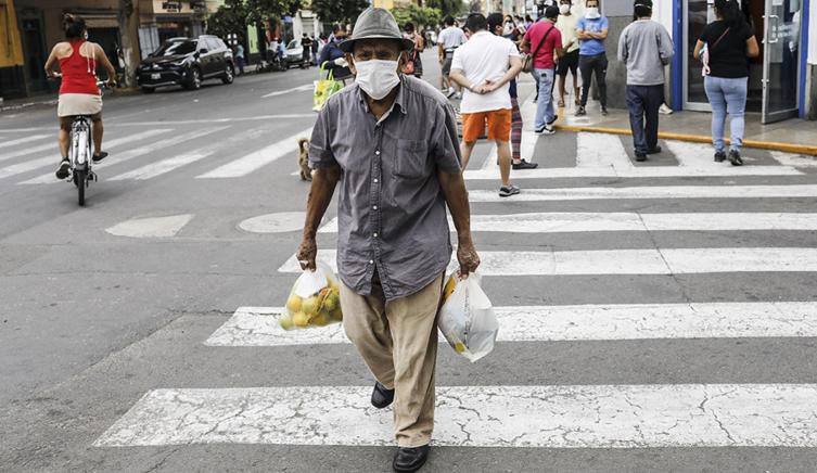 Con nuevo récord diario, Perú se aproxima a los 100.000 contagios