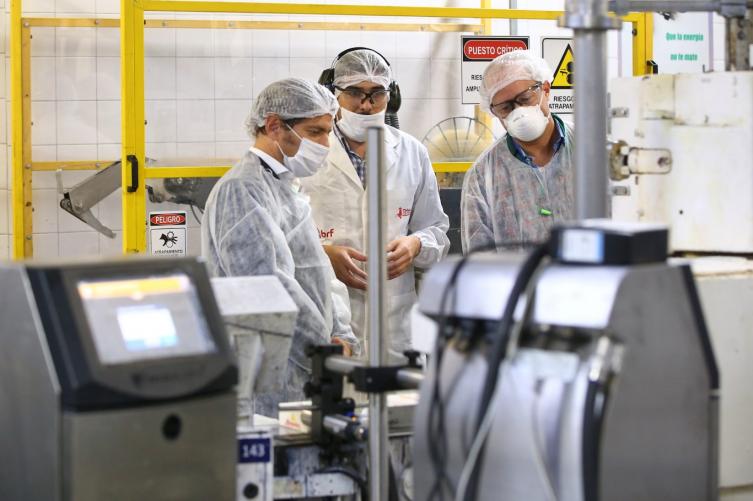 Con rigurosos protocolos, se reactivó la producción de fábricas