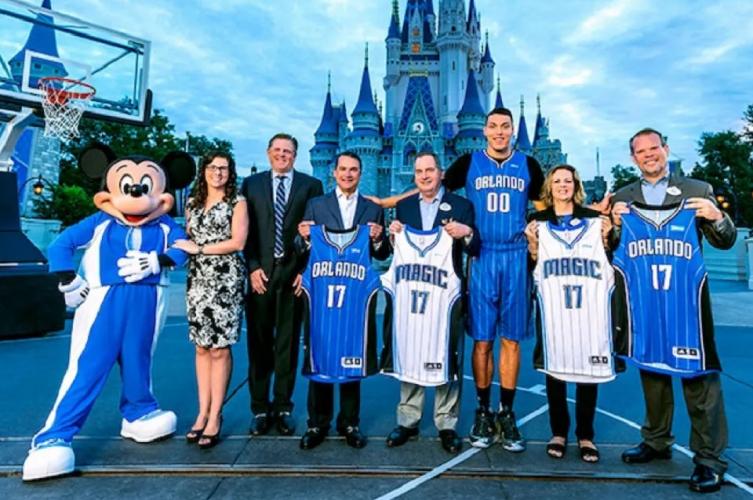 La NBA negocia con una sede para reanudar la liga en julio
