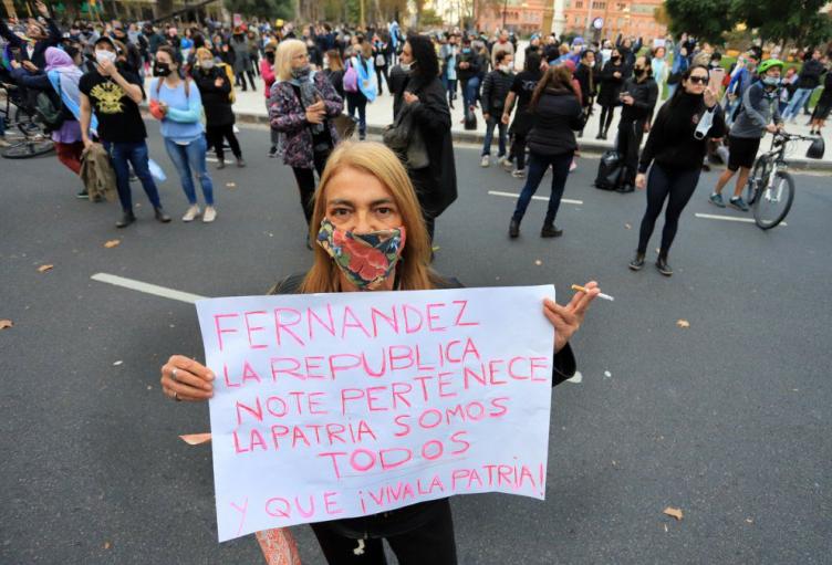 Rompieron la cuarentena y armaron una marcha en contra del aislamiento