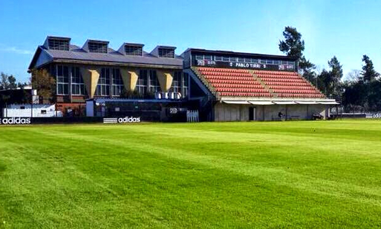 Clausuran Deportivo Riestra tras los entrenamientos sin permiso