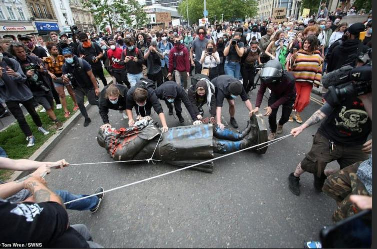 Serios incidentes en Londres en una protesta contra el racismo