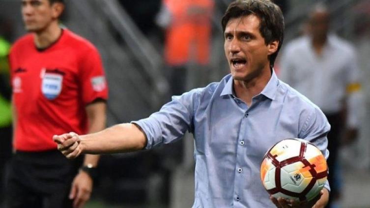 Gustavo Barros Schelotto se anota para dirigir a Central “en un futuro”
