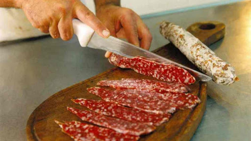 Alerta por posible brote de triquinosis en Nelson
