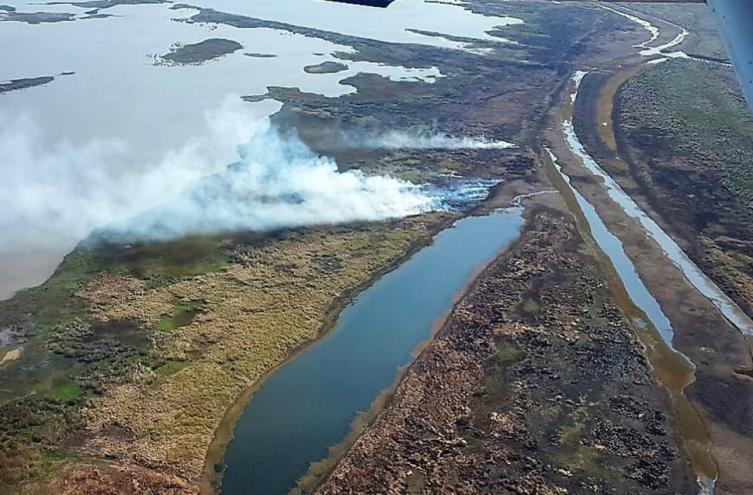 Acuerdan frenar incendios en la zona de islas