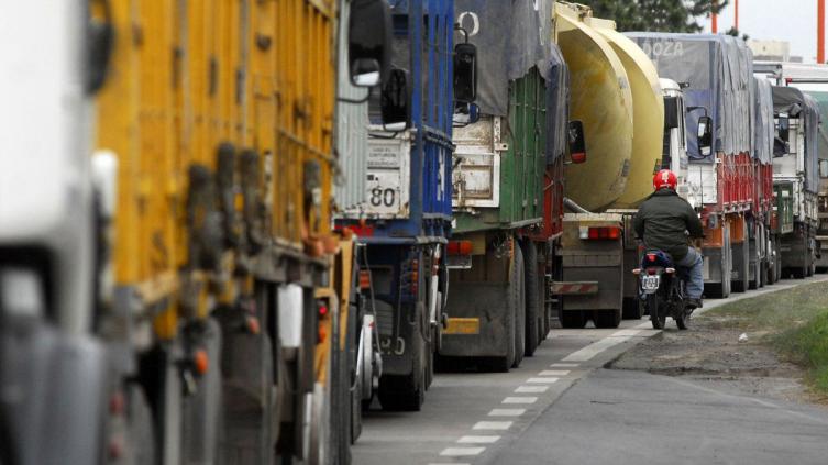 Camioneros reclaman protocolos unificados