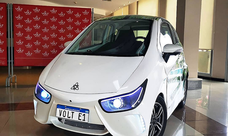 Así es el auto eléctrico que fabrican en Córdoba: un citycar que podrá circular por rutas y autopistas