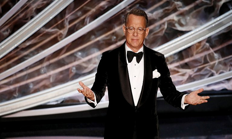 Tras recuperarse de coronavirus, Tom Hanks retoma el rodaje de la biopic de Elvis Presley