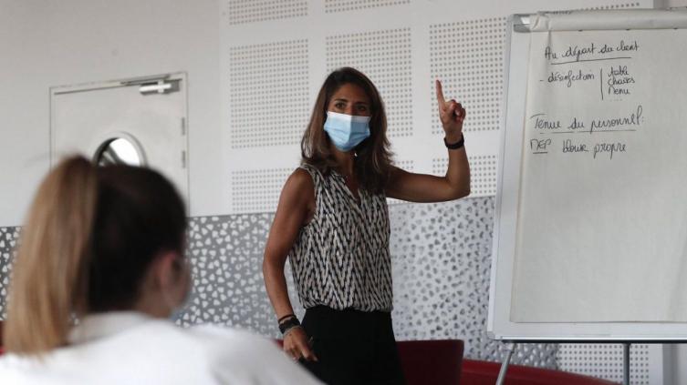 En Francia, los alumnos volvieron a concurrir a clase
