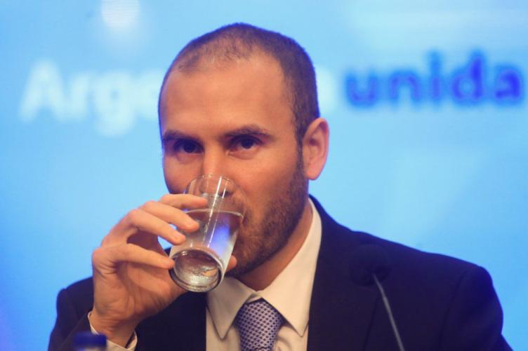 Para el FMI, la economía argentina caerá casi 10% este año