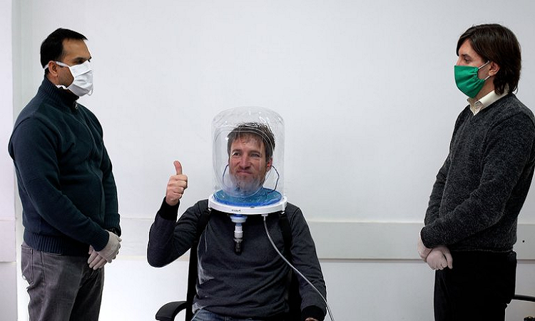 Así es el casco inventado por argentinos que podría reemplazar a los respiradores en casos de COVID-19