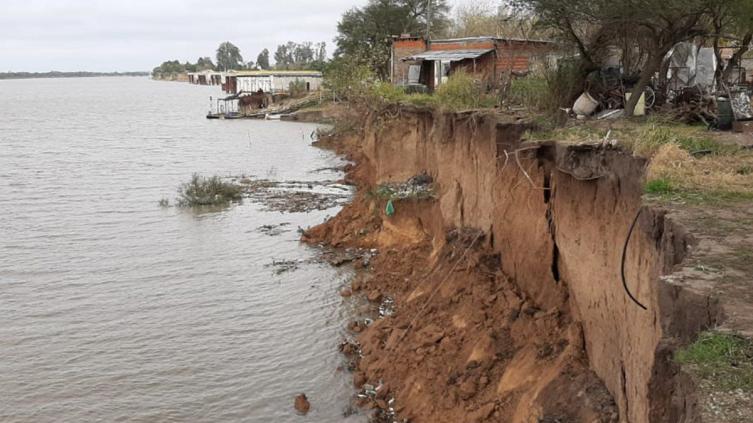 La provincia supervisó los derrumbes en terrenos de la barranca del río Coronda