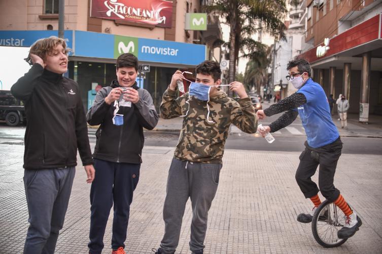 Intervenciones artísticas para reforzar los cuidados