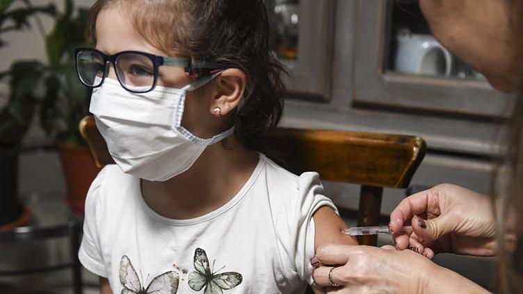 Por la pandemia, la vacunación infantil cayó hasta un 50% 