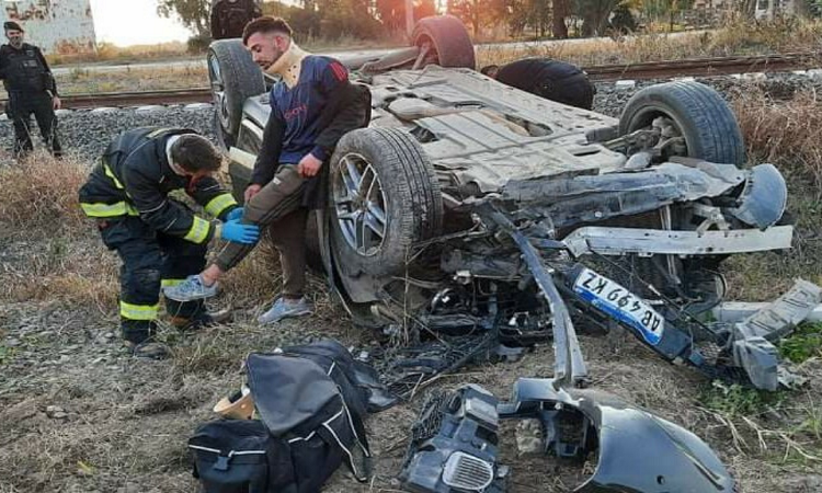 Un amigo del futbolista Brian Fernández le volcó la camioneta