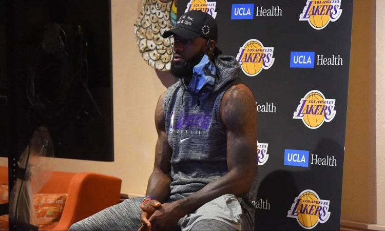 NBA: LeBron James rechazó cambiar su apellido en la camiseta por una frase