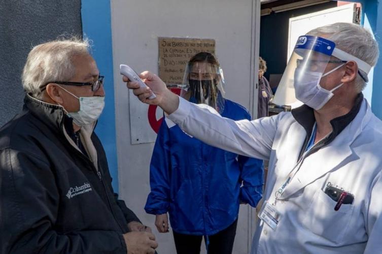 Coronavirus: Salud testea todo el edificio donde aparecieron los últimos casos
