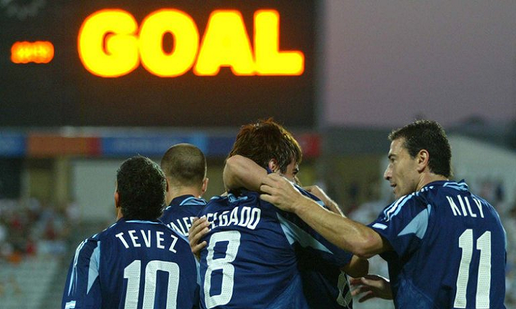 Un ex futbolista de la Selección y medallista olímpico regresa del retiro