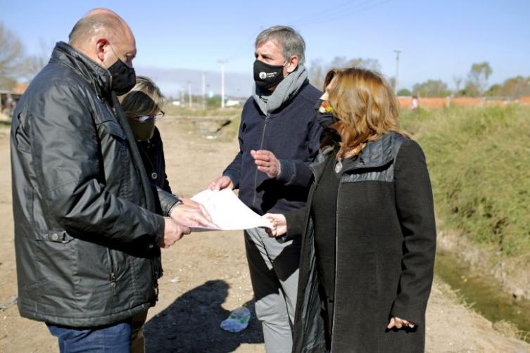 Jatón presentó al gobernador el proyecto de Camino Viejo a Esperanza	