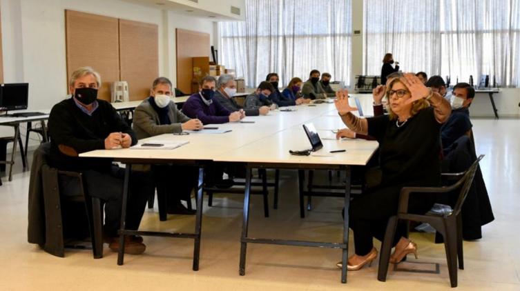 El Comité Operativo de Emergencia evaluó el crecimiento de la curva de casos