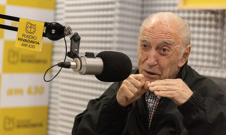 Luego dar positivo de coronavirus, Cacho Fontana fue trasladado al Hospital Fernández con fiebre