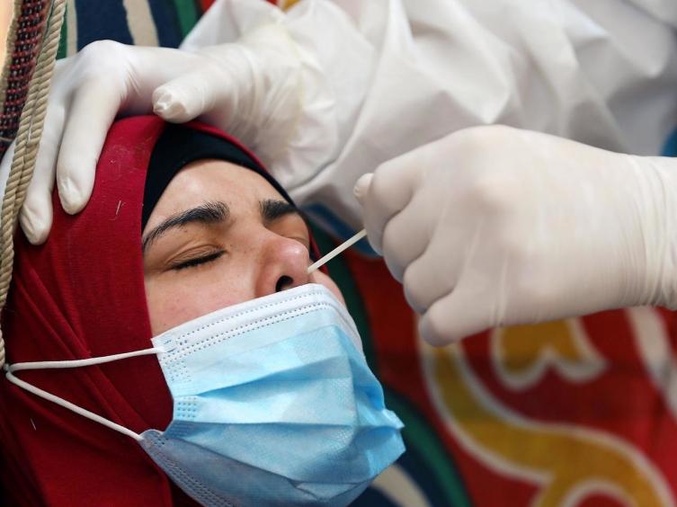 La OMS reportó un aumento récord de contagios de coronavirus en el mundo