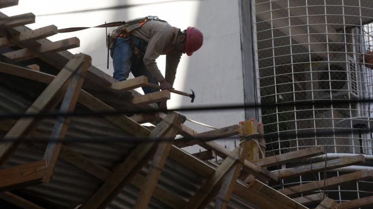 ¿Cómo se implementa la Línea Argentina Construye en Santa Fe?