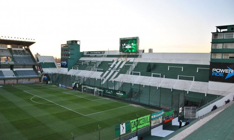 La FIFA sancionó a Banfield con prohibición para incorporar