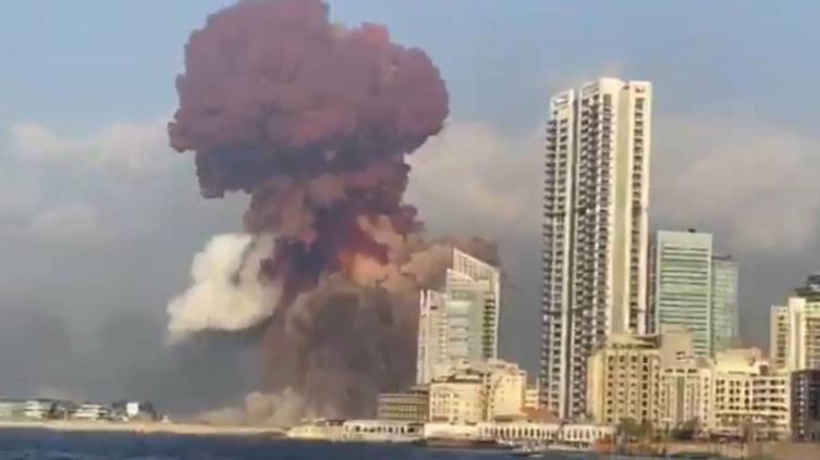 Dos explosiones en el puerto de Beirut dejaron más de 70 muertos y miles de heridos