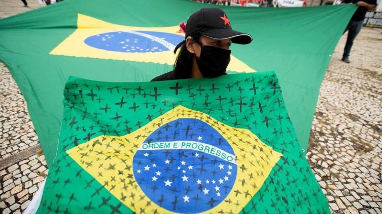 Brasil superó los 98.000 muertos por coronavirus y registra 2,9 millones de casos
