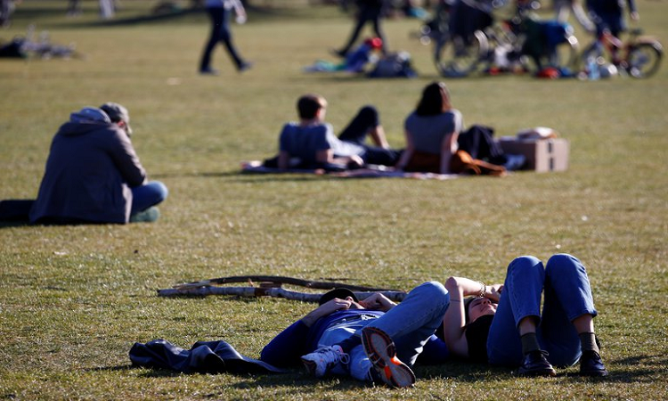Pandemia vs. vida nocturna: Berlín planea convertir sus espacios públicos en boliches al aire libre