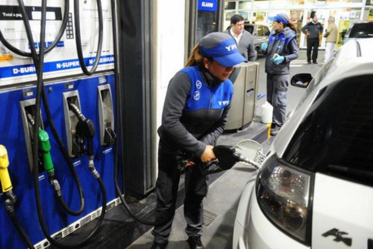 YPF aumentó 4,5% los precios de los combustibles