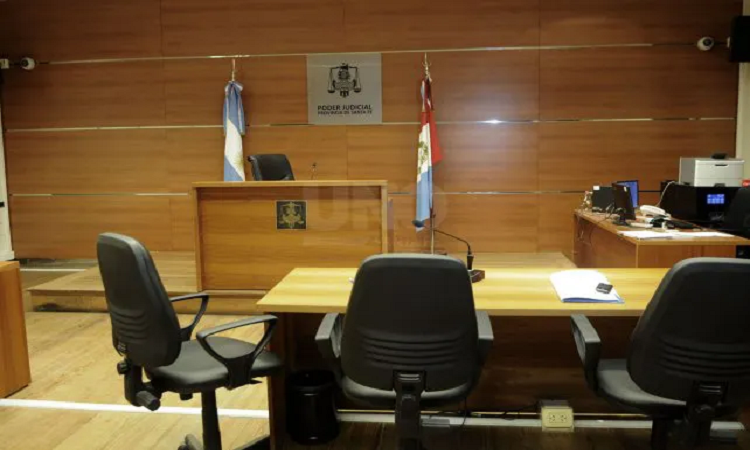 Dos policías irán a juicio por abusar sexualmente de otro hombre