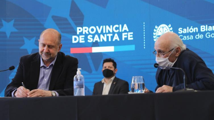 Perotti firmó un convenio para construir 200 casas