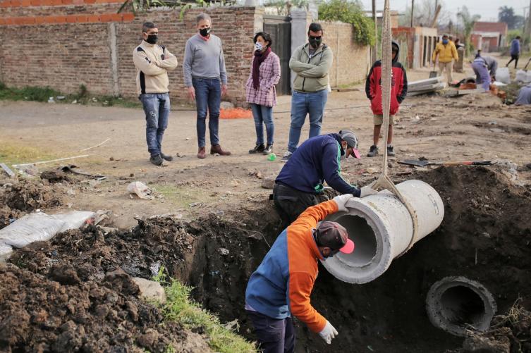 La Municipalidad realiza trabajos de entubado en barrio San Pantaleón