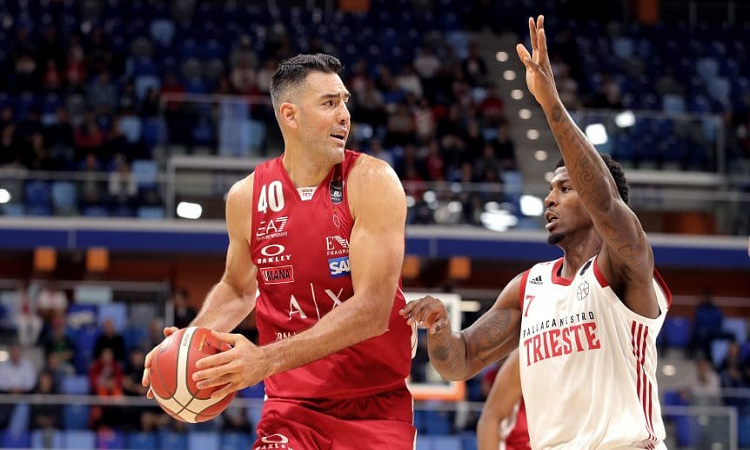 Luis Scola debuta en Varese por la Supercopa de Básquetbol en Italia
