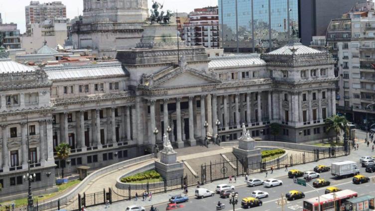 Personal del Congreso amenaza con no trabajar y pedir hisopados