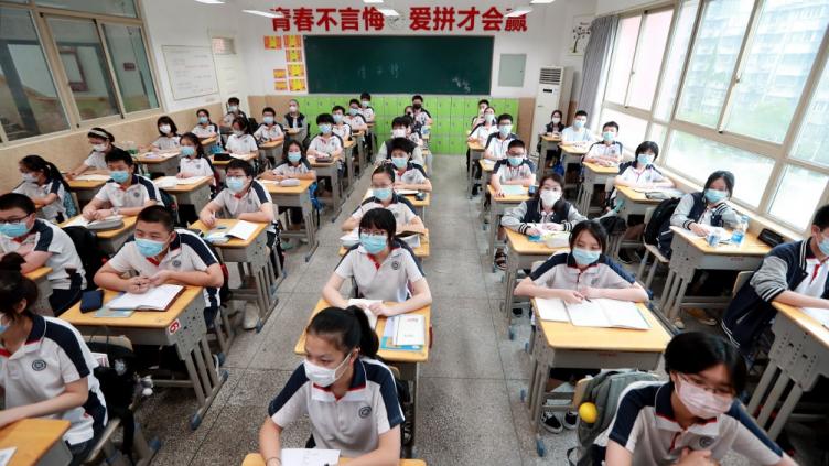 En China, más alumnos vuelven a la escuela