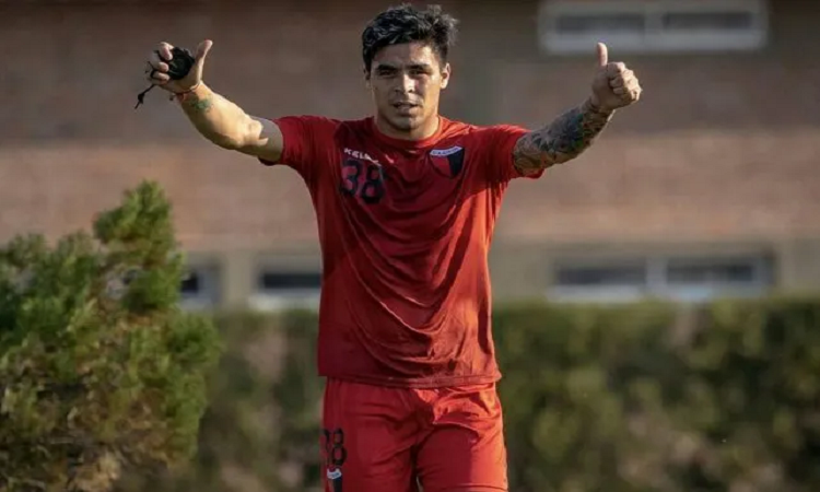 Brian Fernández negoció con una mano en el corazón