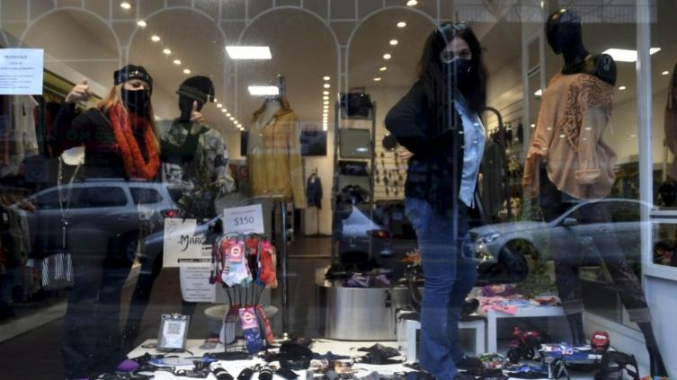 Las ventas minoristas cayeron 17,8% en agosto en el país