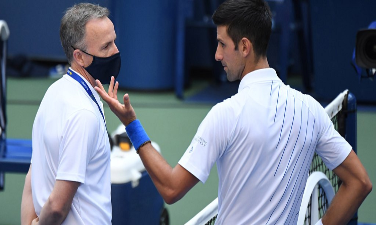 La charla que Djokovic mantuvo con el juez del partido antes de ser descalificado del US Open