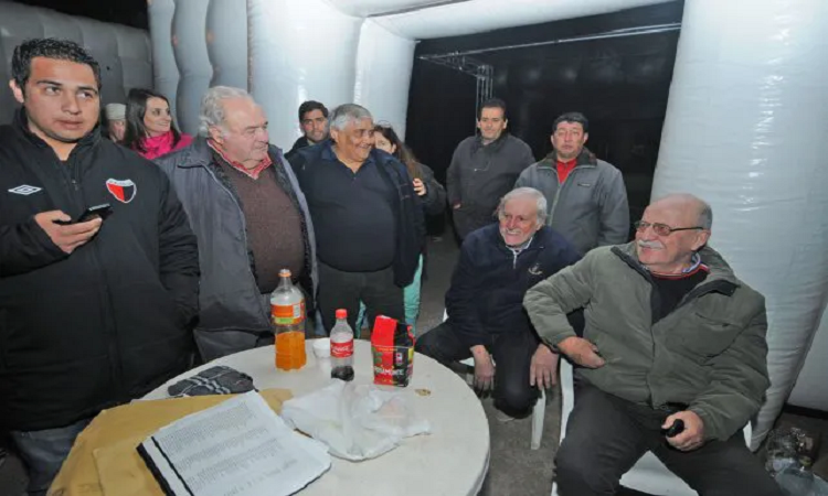 Colón ya habría elegido al nuevo tesorero